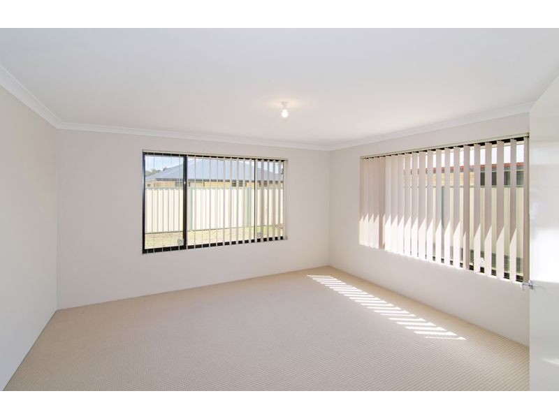 8 Mary Road, Yalyalup WA 6280