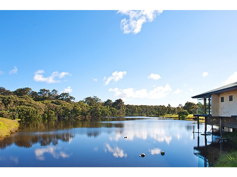 11 Nukklgup Loop, Yallingup WA 6282