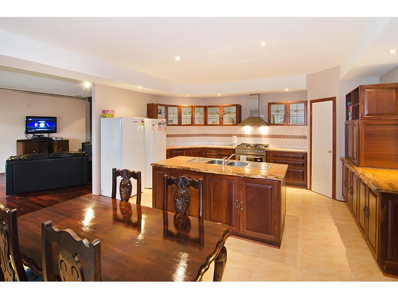 15 Tall Tree Crescent, Reinscourt WA 6280