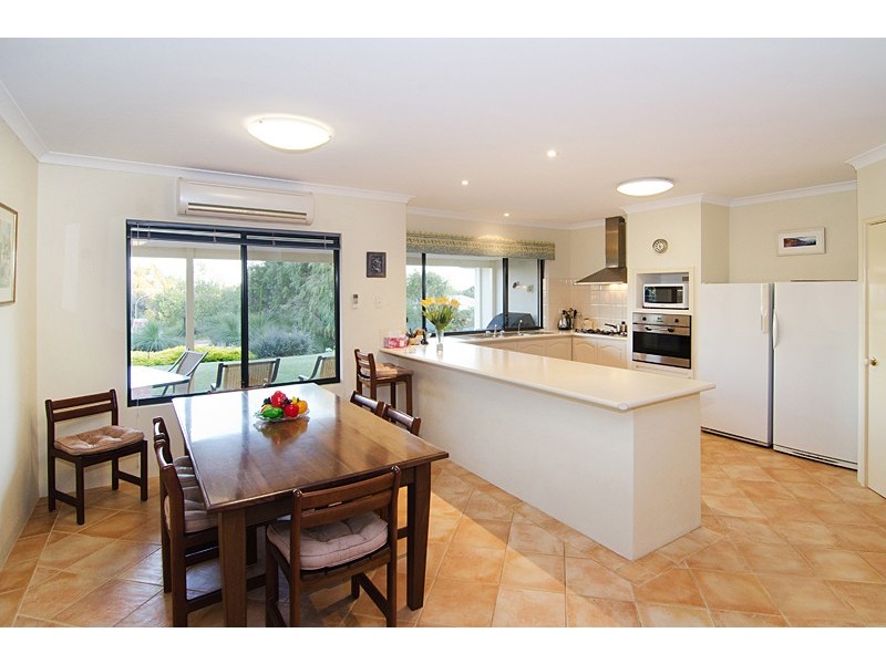 11 Carinya Rise, Dunsborough WA 6281