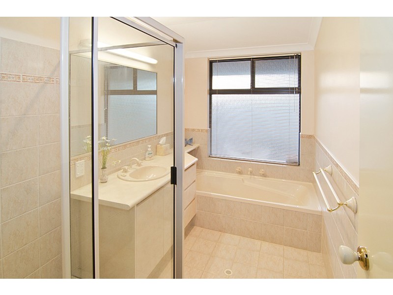 11 Carinya Rise, Dunsborough WA 6281