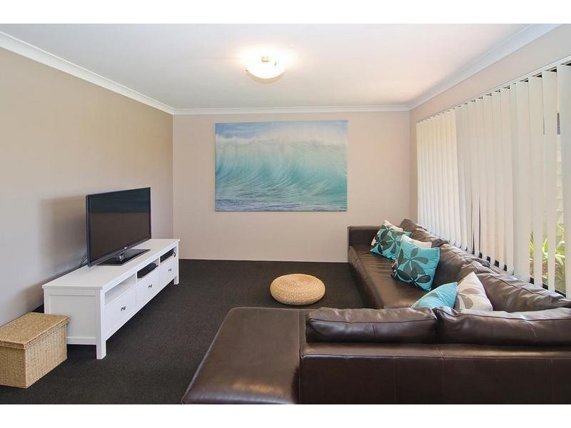 47 Honeyeater Crescent, Geographe WA 6280