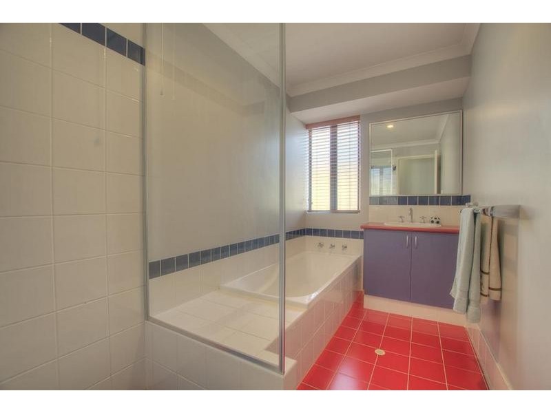 29 Kooljak Road, Broadwater WA 6280