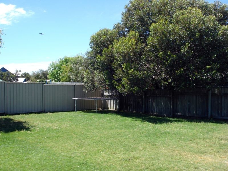 18 Amberley Loop, Dunsborough WA 6281