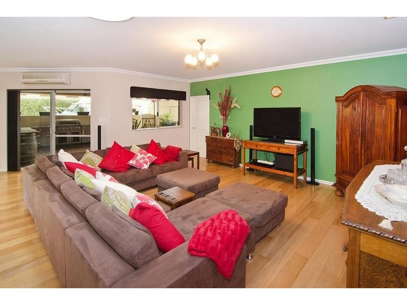 4 Edith Agnes Circle, West Busselton WA 6280