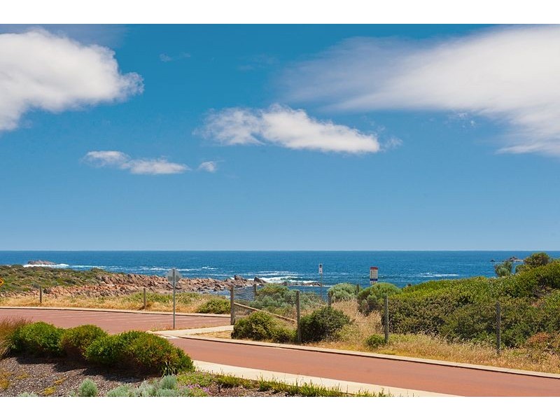 7/67 Smiths Beach Road, Yallingup WA 6282