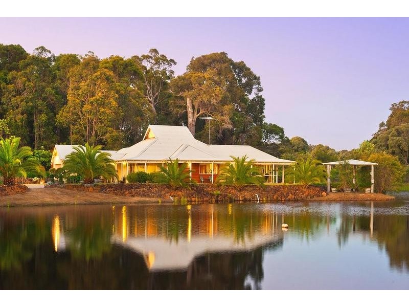 100 Hoey Road, Bramley WA 6285