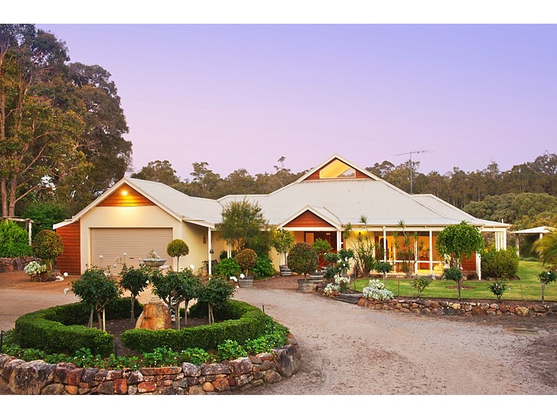 100 Hoey Road, Bramley WA 6285