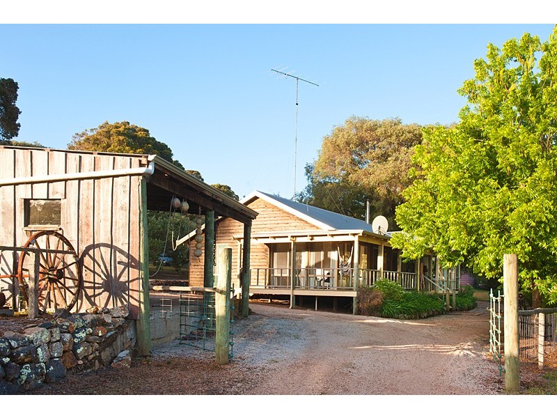 100 Hoey Road, Bramley WA 6285