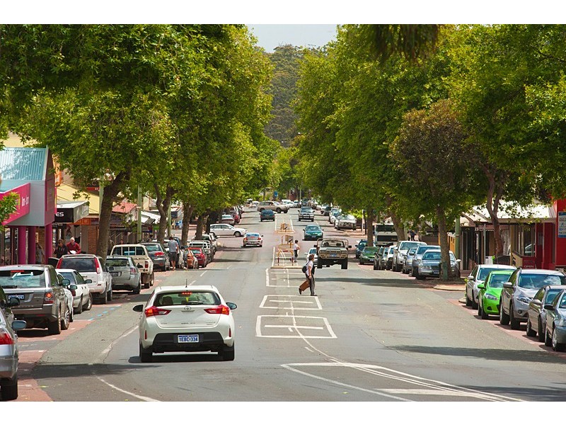 2 East Willmott Avenue, Margaret River WA 6285