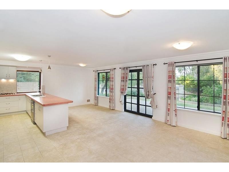 1/1 Swan Street, Busselton WA 6280