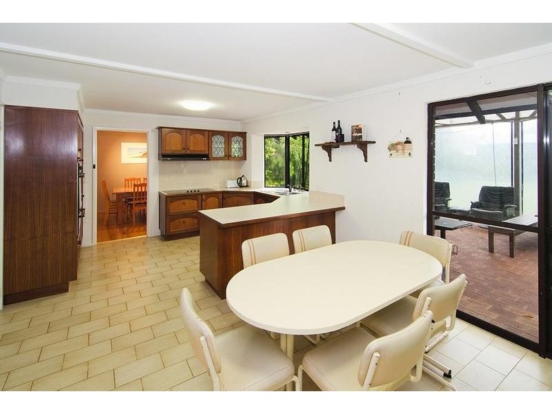 6 Phyllis Street, Busselton WA 6280