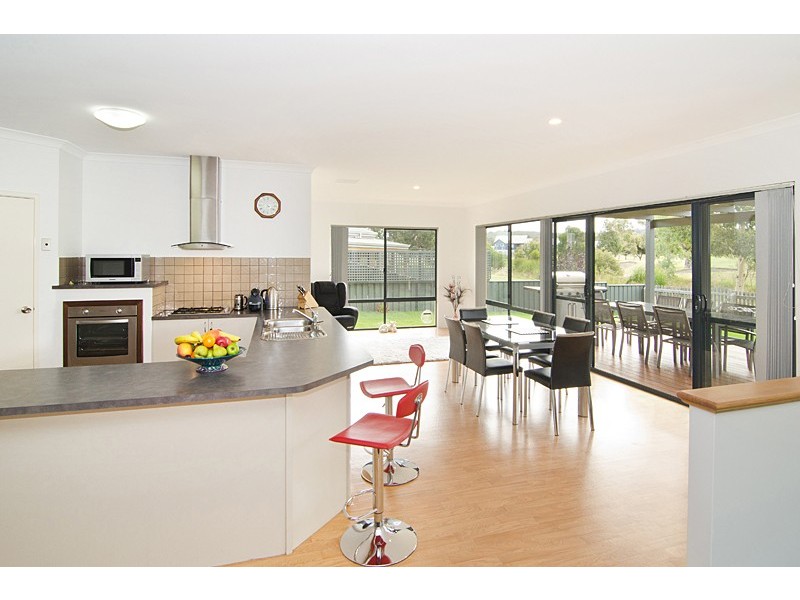 24 Sandalford Court, Dunsborough WA 6281