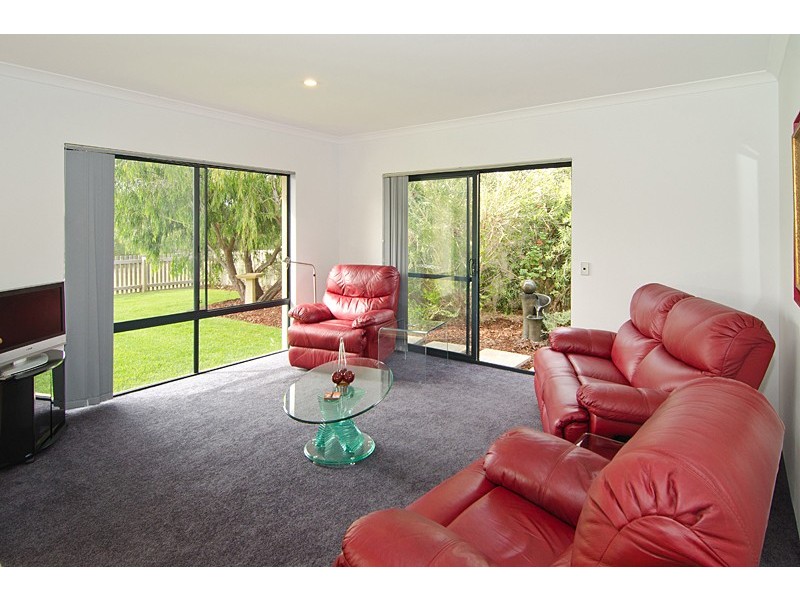 24 Sandalford Court, Dunsborough WA 6281