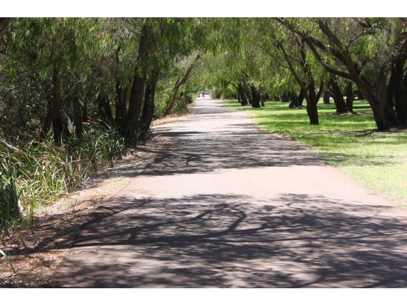 13 Reynolds Street, Busselton WA 6280