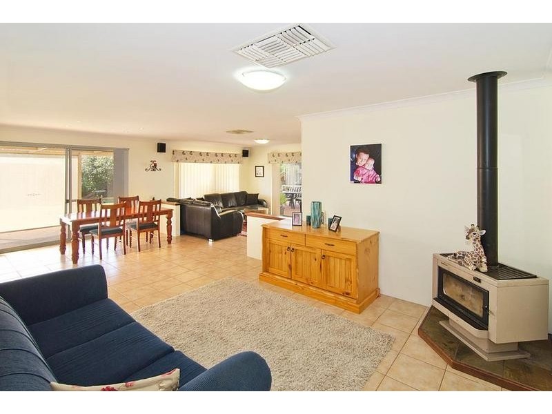 24 Lancaster Drive, West Busselton WA 6280