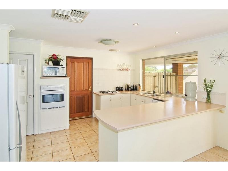 24 Lancaster Drive, West Busselton WA 6280