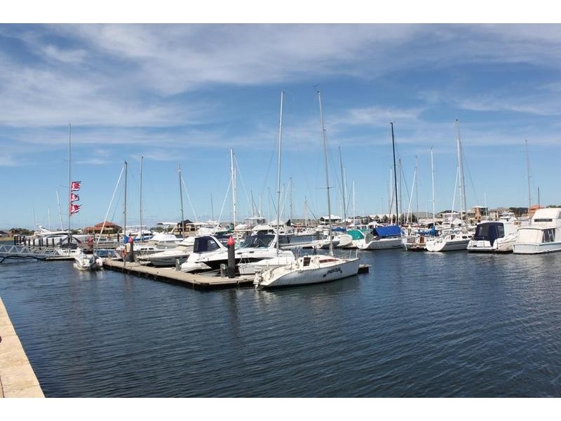 23 Bream Quadrant, Geographe WA 6280