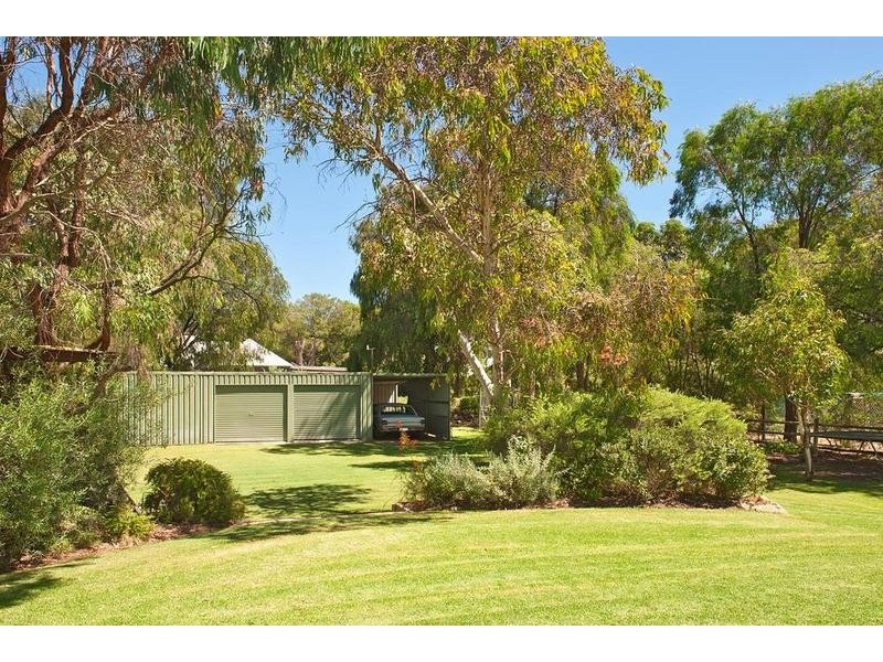 15 Kalgaritch Avenue, West Busselton WA 6280