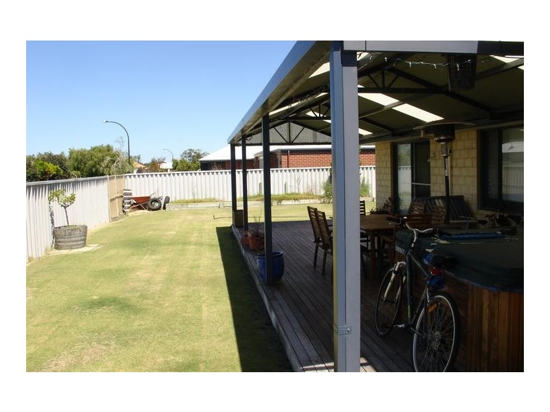 5 Callitris Crescent, Broadwater WA 6280