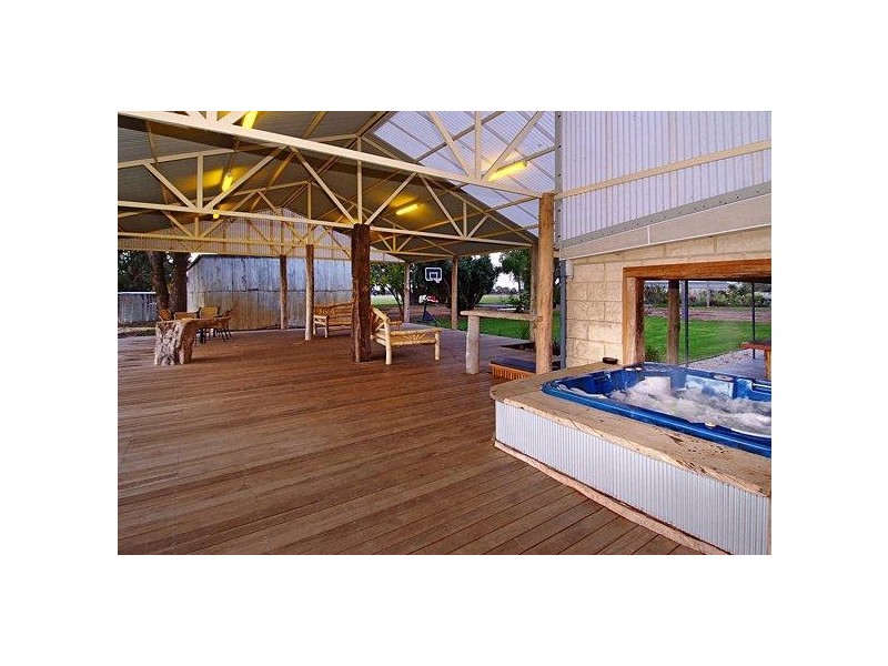 713 Gale Road, Kaloorup WA 6280