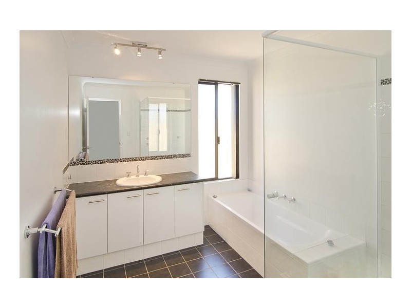 10 Durance Way, Yalyalup WA 6280