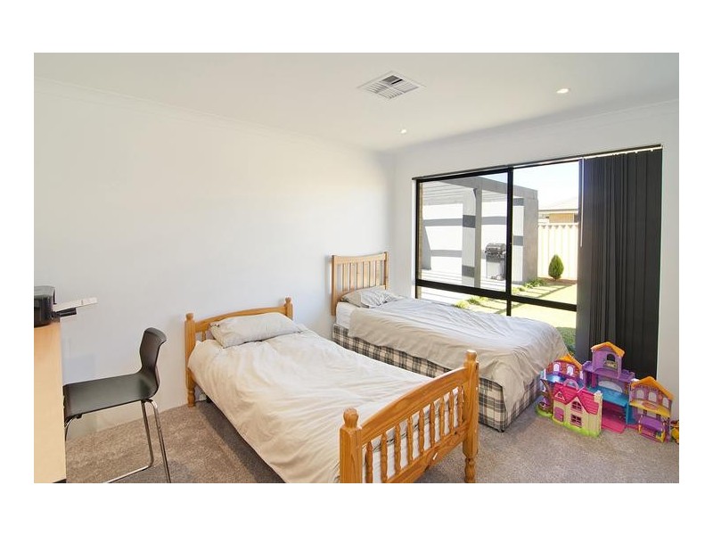 10 Durance Way, Yalyalup WA 6280