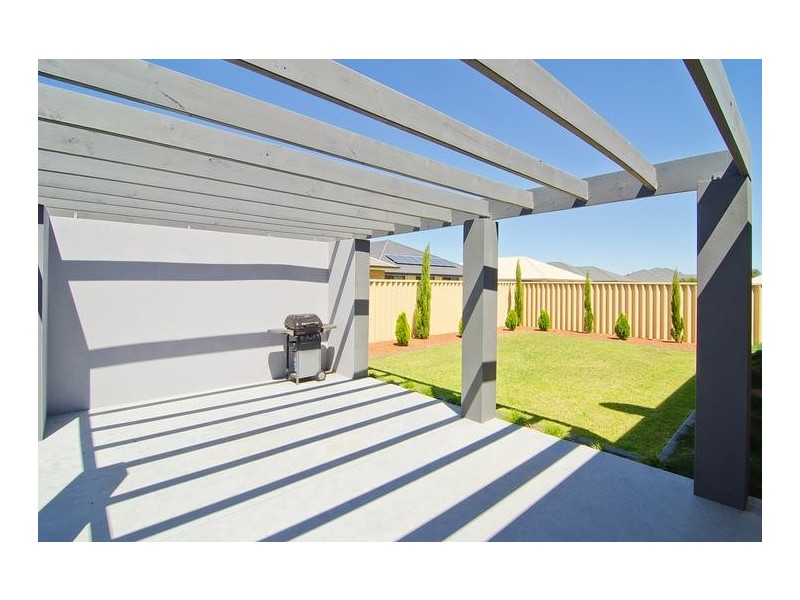 10 Durance Way, Yalyalup WA 6280
