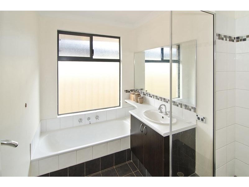 86 Lancaster Drive, West Busselton WA 6280