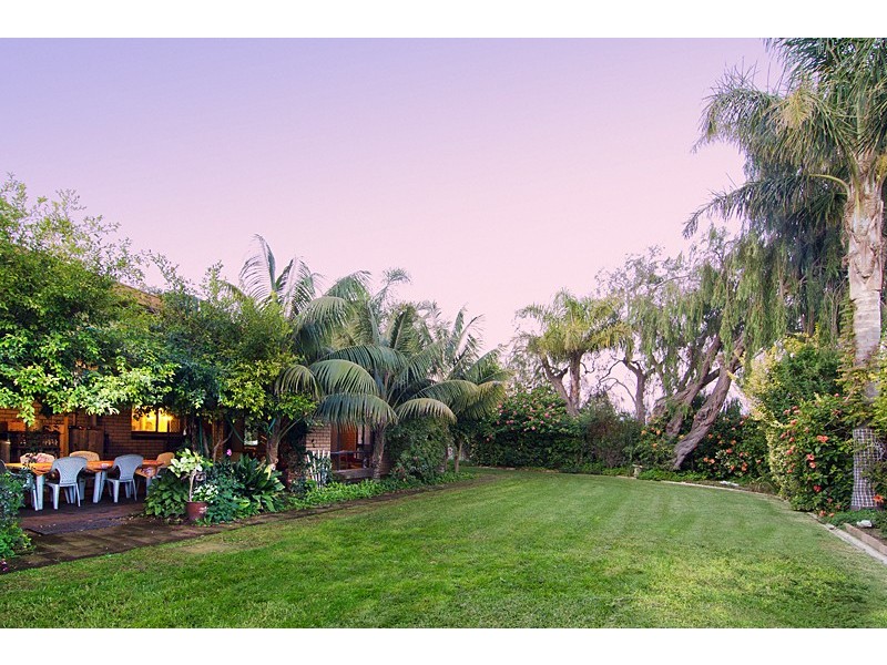 12 Caves Road, Abbey WA 6280