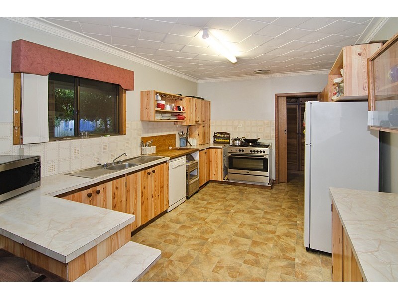 12 Caves Road, Abbey WA 6280