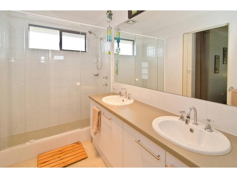 24 Marsupial Bend, Broadwater WA 6280