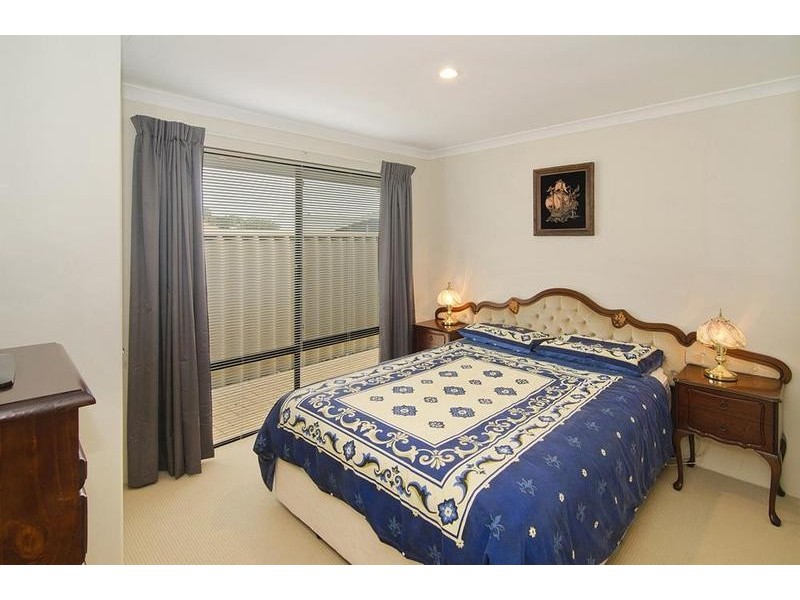 24 Marsupial Bend, Broadwater WA 6280
