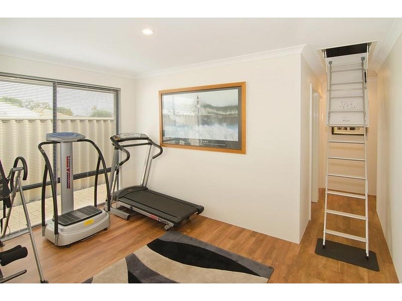 24 Marsupial Bend, Broadwater WA 6280