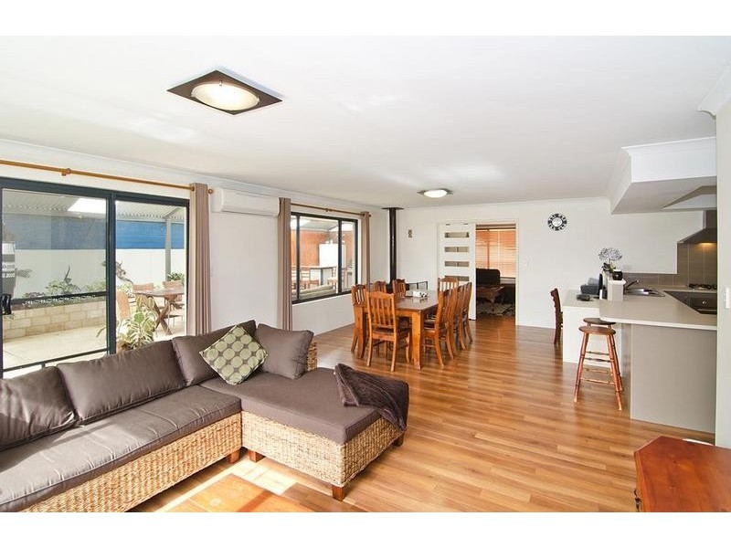 10 Hudson Place, West Busselton WA 6280