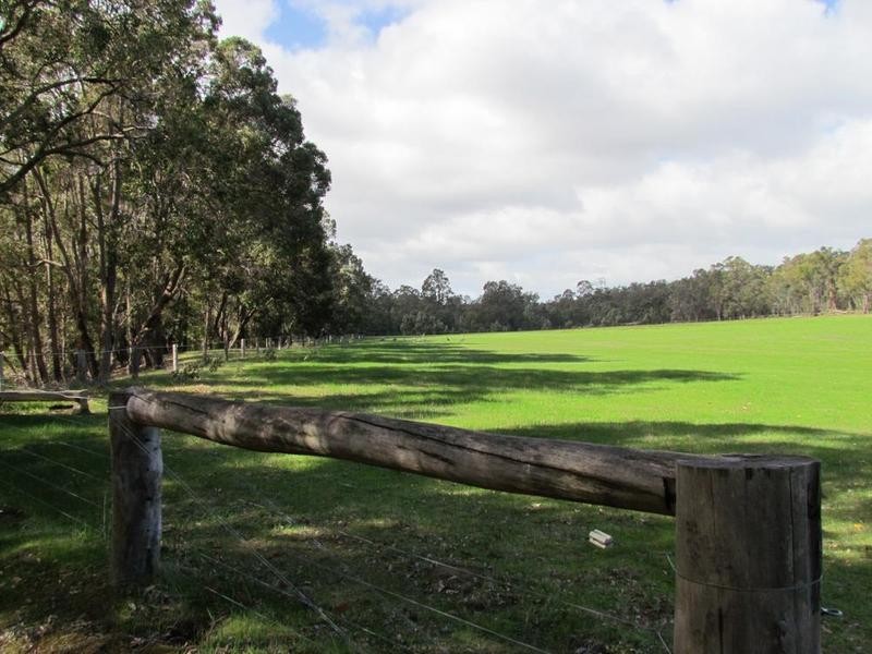 14 Joshua Creek Road, Boyanup WA 6237
