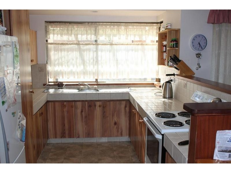 11 Edwards Street, Busselton WA 6280