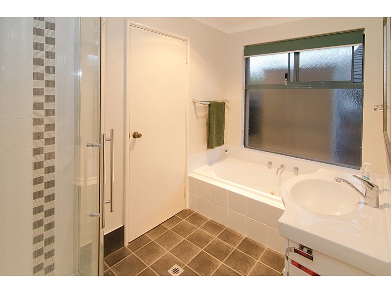 24 Dunsborough Lakes Drive, Dunsborough WA 6281