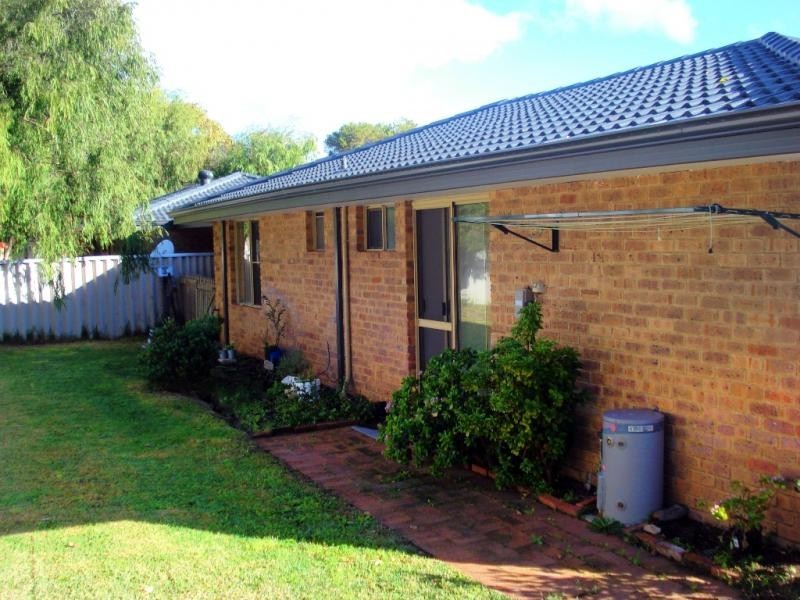 2/4 Armstrong Place, Dunsborough WA 6281