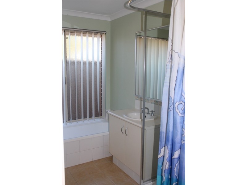 4 Lyrebird Road, Busselton WA 6280