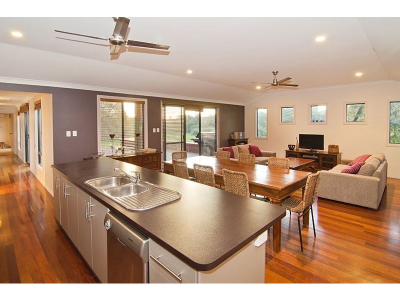 209 Lagoon Drive, Yallingup WA 6282