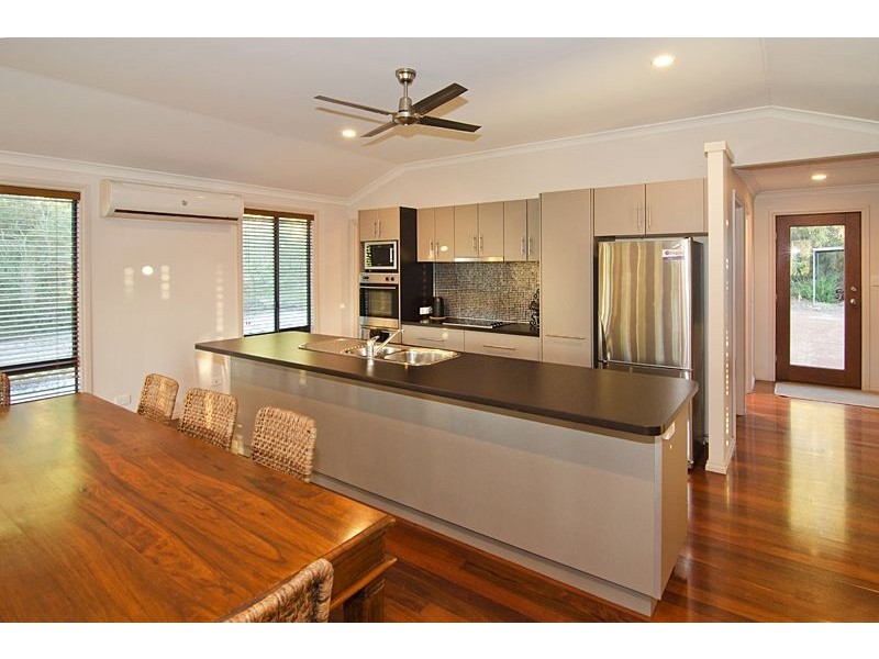 209 Lagoon Drive, Yallingup WA 6282