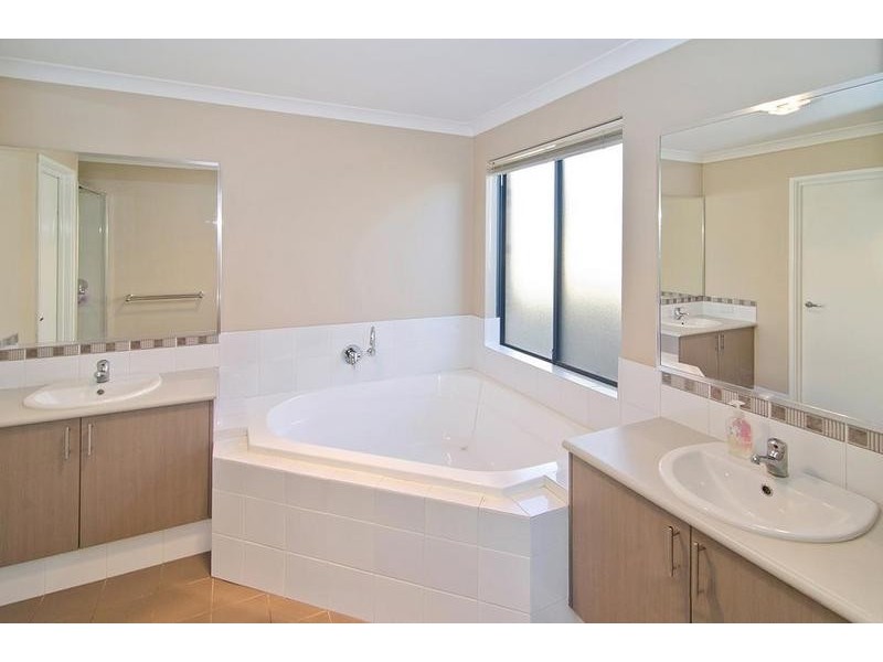 48 Marseilles Drive, Yalyalup WA 6280