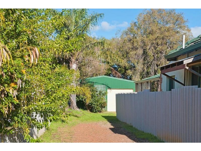 30 Fairbairn Road, Busselton WA 6280