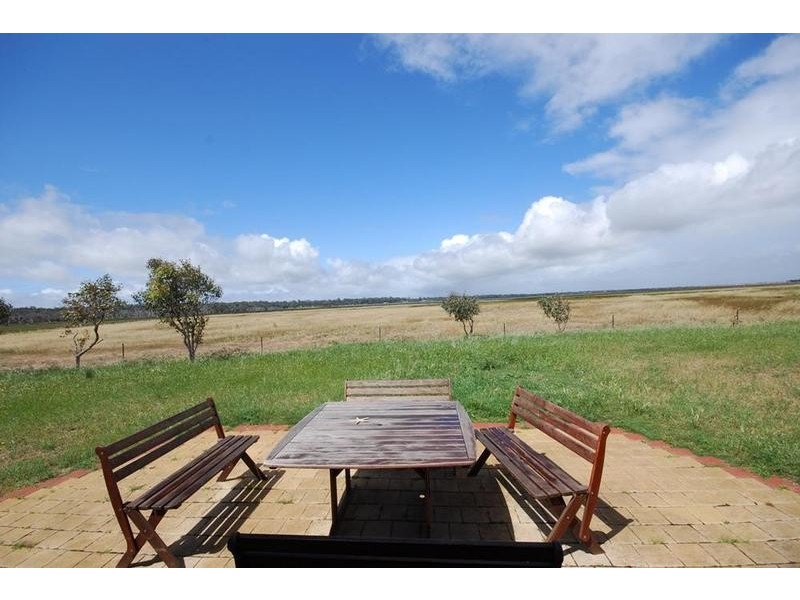 814 Layman Road, Wonnerup WA 6280