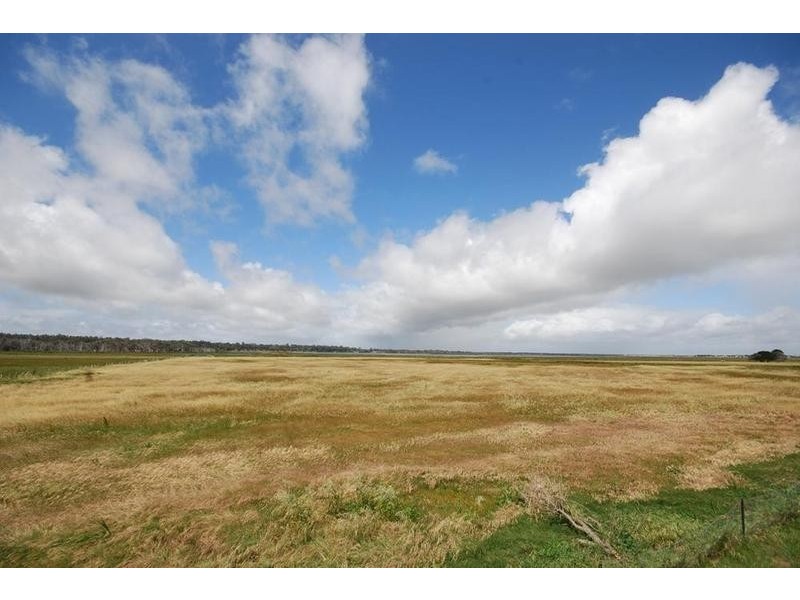 814 Layman Road, Wonnerup WA 6280