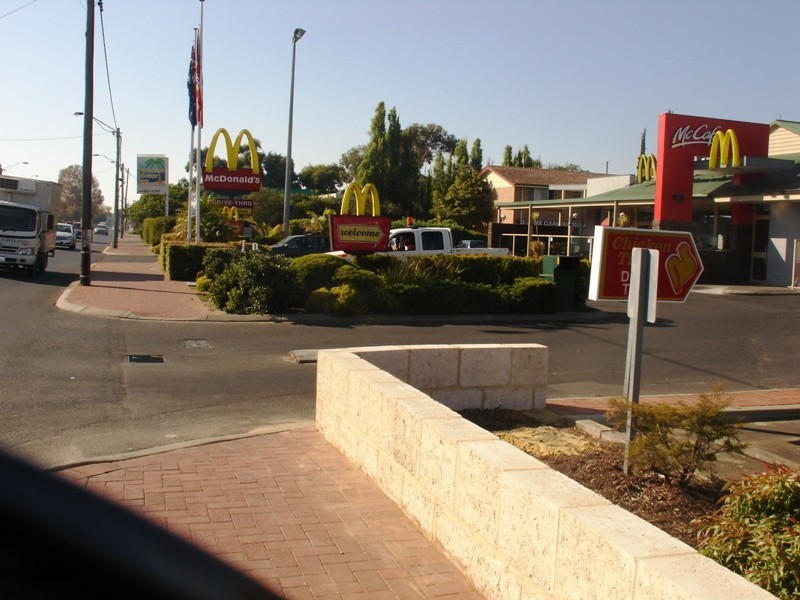 16 Albert Street, Busselton WA 6280