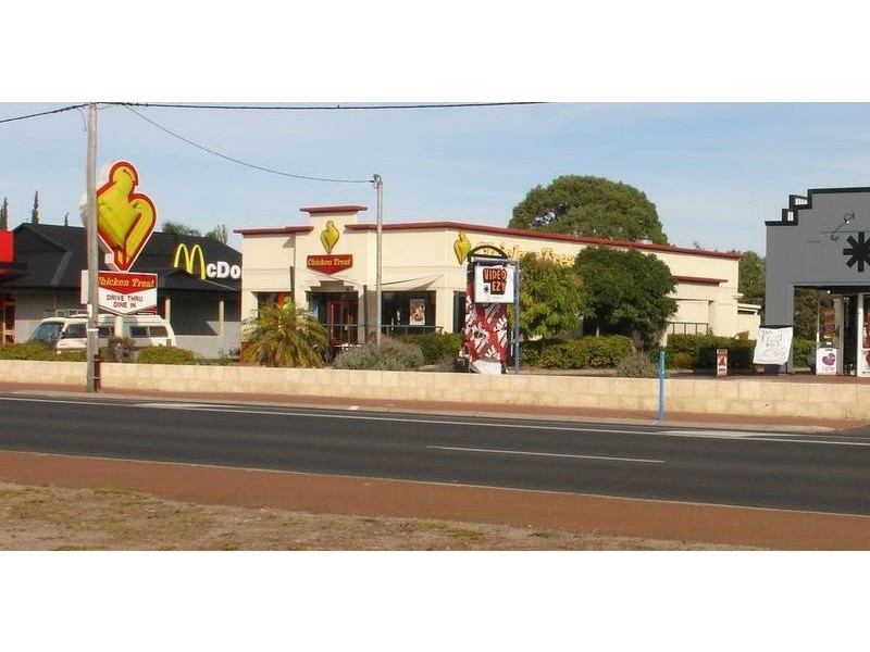 16 Albert Street, Busselton WA 6280