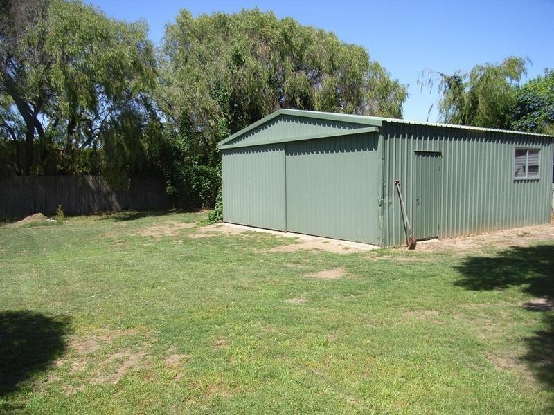 4 Peake Street, West Busselton WA 6280