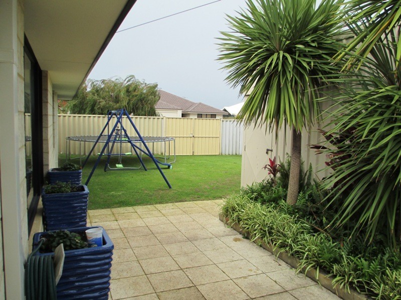 12 Echidna Green, Broadwater WA 6280